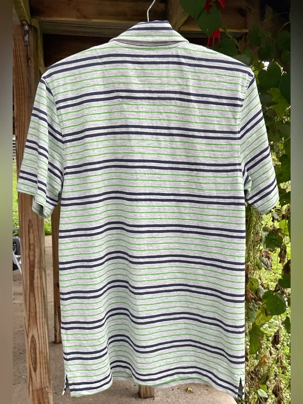 The North Face Men’s Striped Polo Shirt in Light Gray and Green. Size small 2014